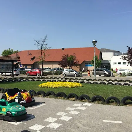 Lucky בית נופש קטז אוב סבי